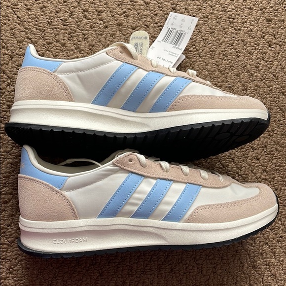 Adidas Women's White and Blue Cloudfoam Sneakers NWT - Picture 6 of 7